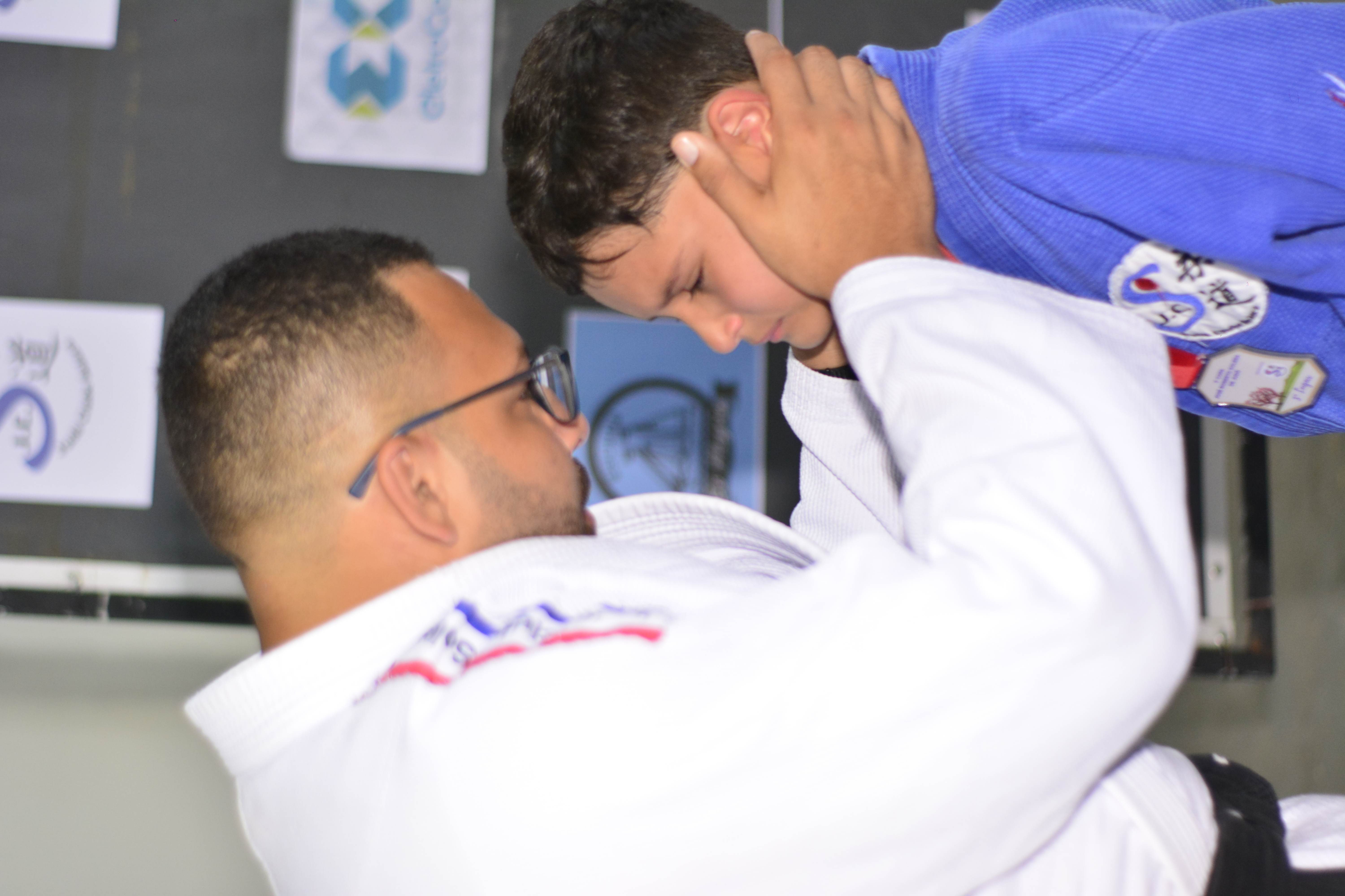Sensei ensinando judô